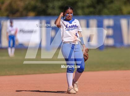 Thumbnail 2 in Moore vs Mustang (OSSAA 6A Round 1 Playoff) photogallery.