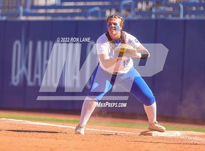 Thumbnail 3 in Moore vs Mustang (OSSAA 6A Round 1 Playoff) photogallery.