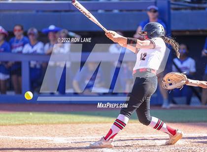 Thumbnail 2 in Moore vs Mustang (OSSAA 6A Round 1 Playoff) photogallery.