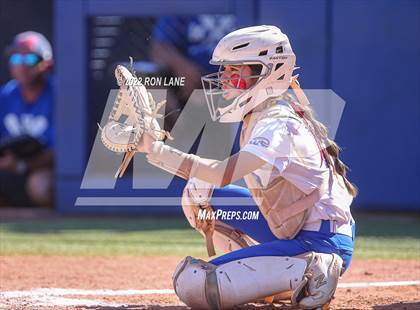 Thumbnail 2 in Moore vs Mustang (OSSAA 6A Round 1 Playoff) photogallery.