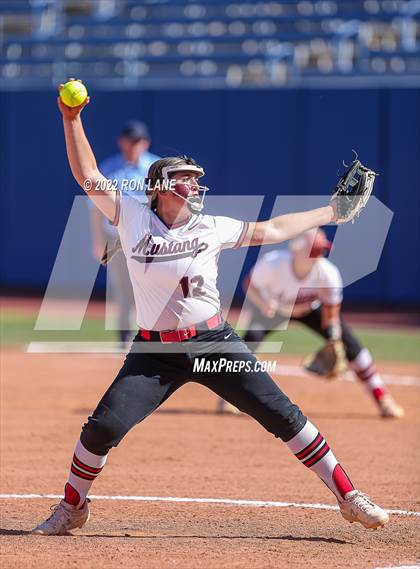 Thumbnail 2 in Moore vs Mustang (OSSAA 6A Round 1 Playoff) photogallery.