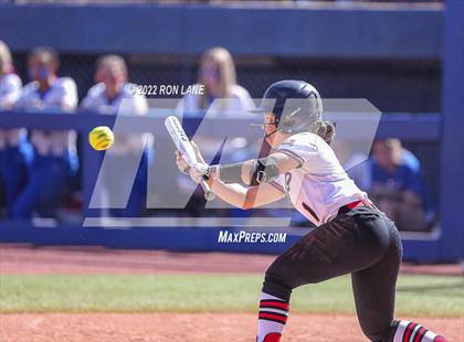 Thumbnail 2 in Moore vs Mustang (OSSAA 6A Round 1 Playoff) photogallery.