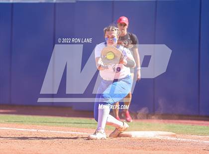 Thumbnail 3 in Moore vs Mustang (OSSAA 6A Round 1 Playoff) photogallery.