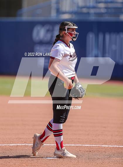 Thumbnail 2 in Moore vs Mustang (OSSAA 6A Round 1 Playoff) photogallery.