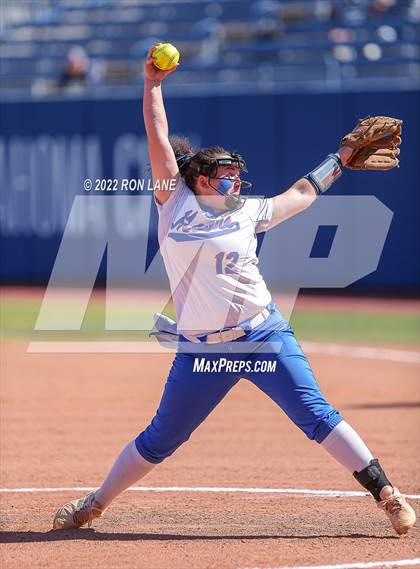 Thumbnail 2 in Moore vs Mustang (OSSAA 6A Round 1 Playoff) photogallery.