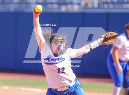 Thumbnail 2 in Moore vs Mustang (OSSAA 6A Round 1 Playoff) photogallery.