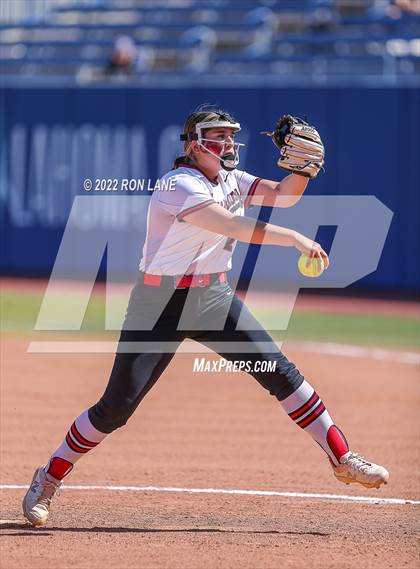 Thumbnail 2 in Moore vs Mustang (OSSAA 6A Round 1 Playoff) photogallery.