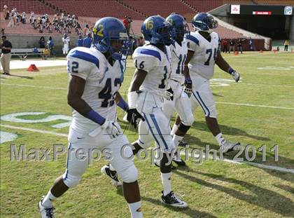 Thumbnail 3 in Crenshaw vs. Carson (CIF LA City Section D1 Final) photogallery.