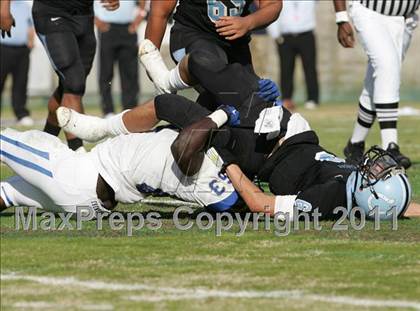 Thumbnail 3 in Crenshaw vs. Carson (CIF LA City Section D1 Final) photogallery.