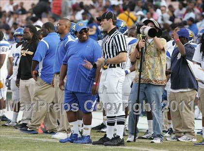 Thumbnail 2 in Crenshaw vs. Carson (CIF LA City Section D1 Final) photogallery.