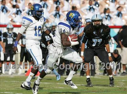 Thumbnail 2 in Crenshaw vs. Carson (CIF LA City Section D1 Final) photogallery.