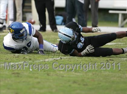 Thumbnail 1 in Crenshaw vs. Carson (CIF LA City Section D1 Final) photogallery.