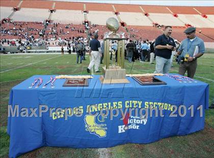 Thumbnail 1 in Crenshaw vs. Carson (CIF LA City Section D1 Final) photogallery.