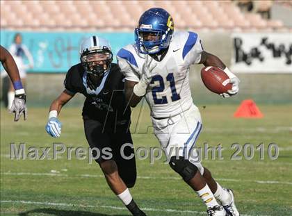 Thumbnail 3 in Crenshaw vs. Carson (CIF LA City Section D1 Final) photogallery.
