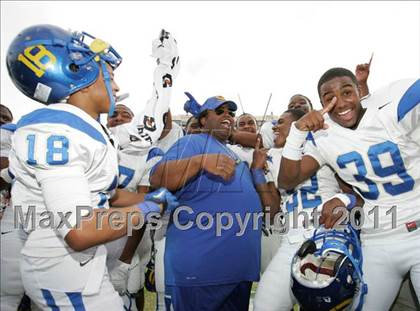 Thumbnail 3 in Crenshaw vs. Carson (CIF LA City Section D1 Final) photogallery.