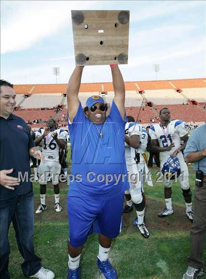 Thumbnail 1 in Crenshaw vs. Carson (CIF LA City Section D1 Final) photogallery.