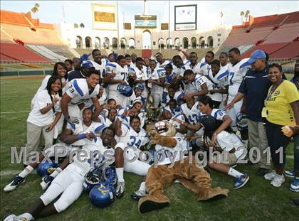 Thumbnail 3 in Crenshaw vs. Carson (CIF LA City Section D1 Final) photogallery.