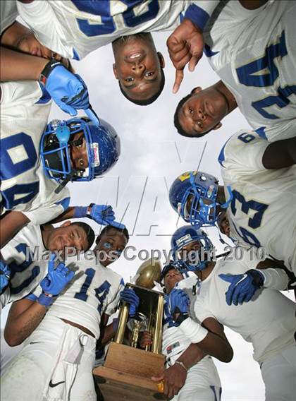 Thumbnail 2 in Crenshaw vs. Carson (CIF LA City Section D1 Final) photogallery.