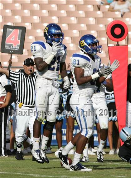 Thumbnail 3 in Crenshaw vs. Carson (CIF LA City Section D1 Final) photogallery.