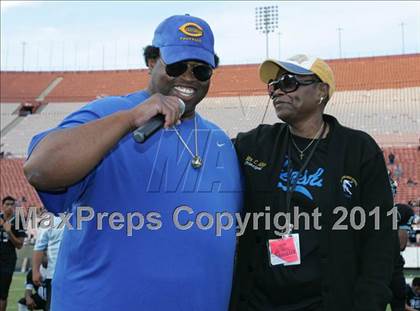 Thumbnail 3 in Crenshaw vs. Carson (CIF LA City Section D1 Final) photogallery.