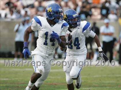 Thumbnail 1 in Crenshaw vs. Carson (CIF LA City Section D1 Final) photogallery.
