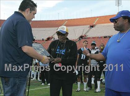 Thumbnail 3 in Crenshaw vs. Carson (CIF LA City Section D1 Final) photogallery.