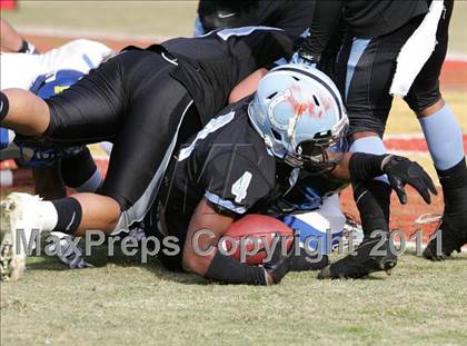 Thumbnail 3 in Crenshaw vs. Carson (CIF LA City Section D1 Final) photogallery.