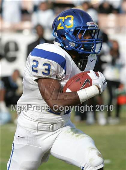 Thumbnail 1 in Crenshaw vs. Carson (CIF LA City Section D1 Final) photogallery.