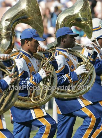 Thumbnail 2 in Crenshaw vs. Carson (CIF LA City Section D1 Final) photogallery.