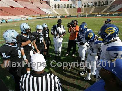 Thumbnail 3 in Crenshaw vs. Carson (CIF LA City Section D1 Final) photogallery.