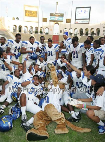 Thumbnail 1 in Crenshaw vs. Carson (CIF LA City Section D1 Final) photogallery.