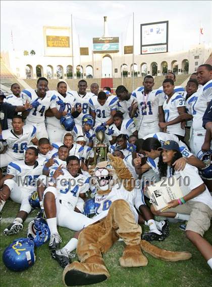 Thumbnail 2 in Crenshaw vs. Carson (CIF LA City Section D1 Final) photogallery.