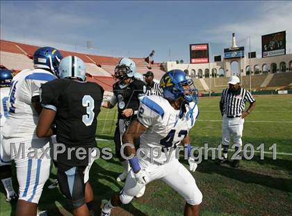 Thumbnail 3 in Crenshaw vs. Carson (CIF LA City Section D1 Final) photogallery.