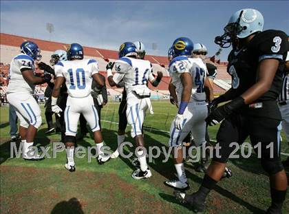 Thumbnail 2 in Crenshaw vs. Carson (CIF LA City Section D1 Final) photogallery.