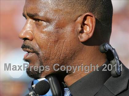 Thumbnail 2 in Crenshaw vs. Carson (CIF LA City Section D1 Final) photogallery.