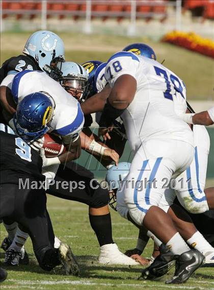 Thumbnail 2 in Crenshaw vs. Carson (CIF LA City Section D1 Final) photogallery.