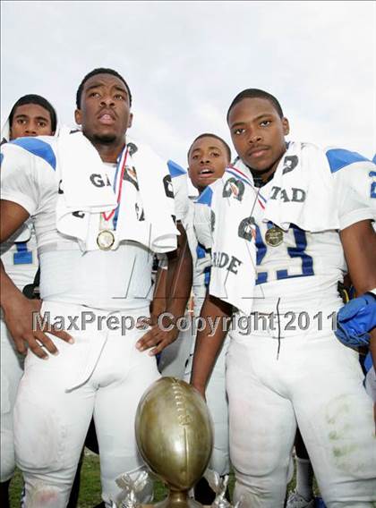 Thumbnail 3 in Crenshaw vs. Carson (CIF LA City Section D1 Final) photogallery.