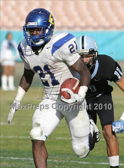 Thumbnail 1 in Crenshaw vs. Carson (CIF LA City Section D1 Final) photogallery.