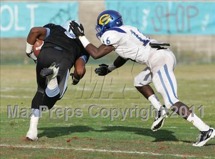 Thumbnail 3 in Crenshaw vs. Carson (CIF LA City Section D1 Final) photogallery.