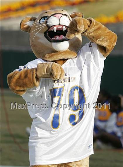 Thumbnail 3 in Crenshaw vs. Carson (CIF LA City Section D1 Final) photogallery.
