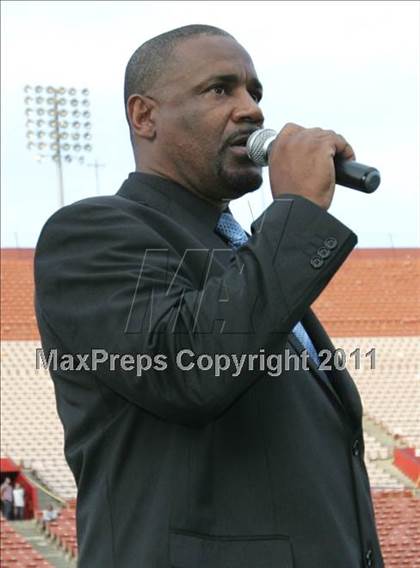 Thumbnail 2 in Crenshaw vs. Carson (CIF LA City Section D1 Final) photogallery.