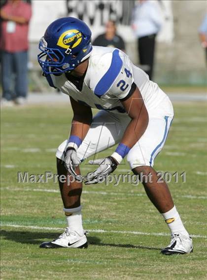 Thumbnail 1 in Crenshaw vs. Carson (CIF LA City Section D1 Final) photogallery.