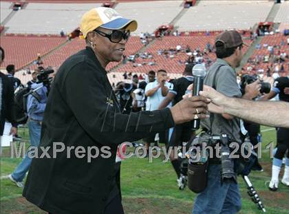 Thumbnail 2 in Crenshaw vs. Carson (CIF LA City Section D1 Final) photogallery.