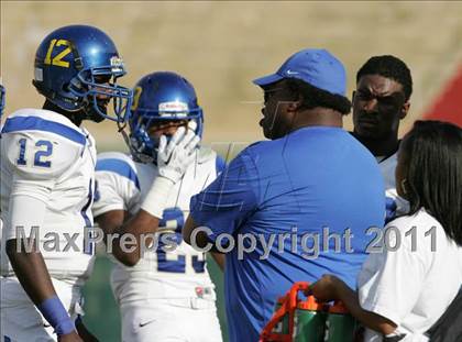 Thumbnail 2 in Crenshaw vs. Carson (CIF LA City Section D1 Final) photogallery.