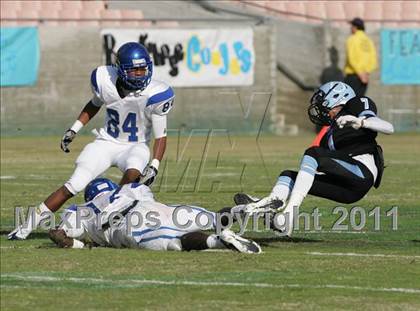 Thumbnail 2 in Crenshaw vs. Carson (CIF LA City Section D1 Final) photogallery.