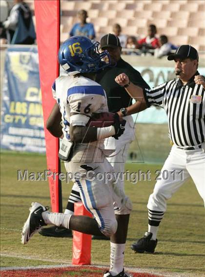 Thumbnail 1 in Crenshaw vs. Carson (CIF LA City Section D1 Final) photogallery.