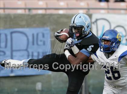 Thumbnail 3 in Crenshaw vs. Carson (CIF LA City Section D1 Final) photogallery.