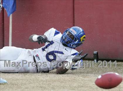 Thumbnail 2 in Crenshaw vs. Carson (CIF LA City Section D1 Final) photogallery.