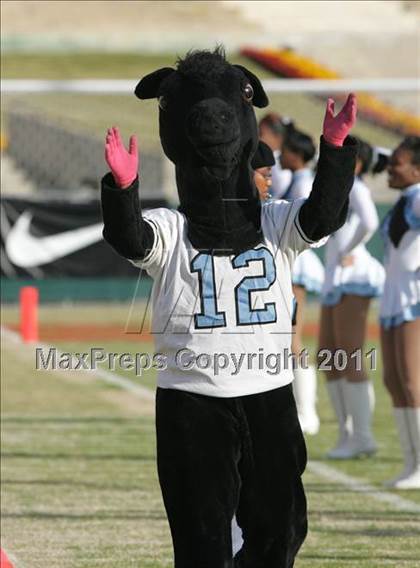 Thumbnail 1 in Crenshaw vs. Carson (CIF LA City Section D1 Final) photogallery.