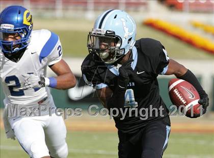 Thumbnail 1 in Crenshaw vs. Carson (CIF LA City Section D1 Final) photogallery.